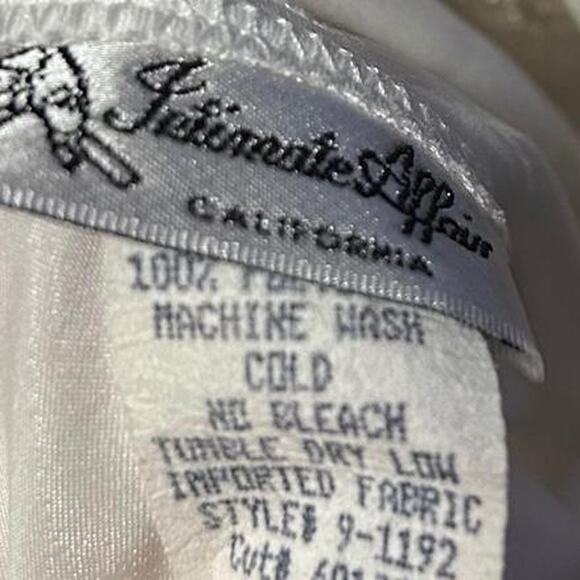 Intimate affair small Womens elegant white satin whitey EUC - Picture 2 of 6